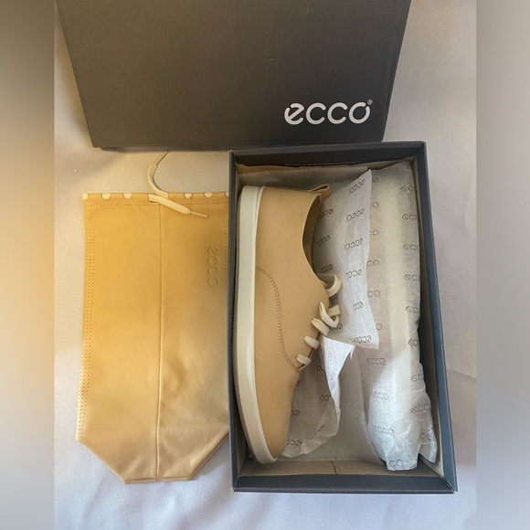 Ecco Beige Women's Sneakers - Picture 4 of 7